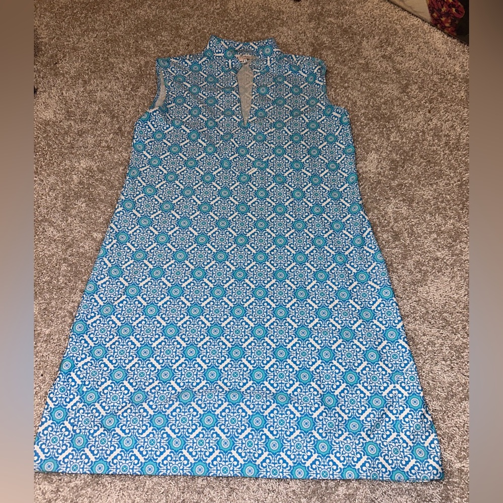 Jude Connally Kristen Blue White Geometric Sleeveless Mock V-Neck M Shift Dress.